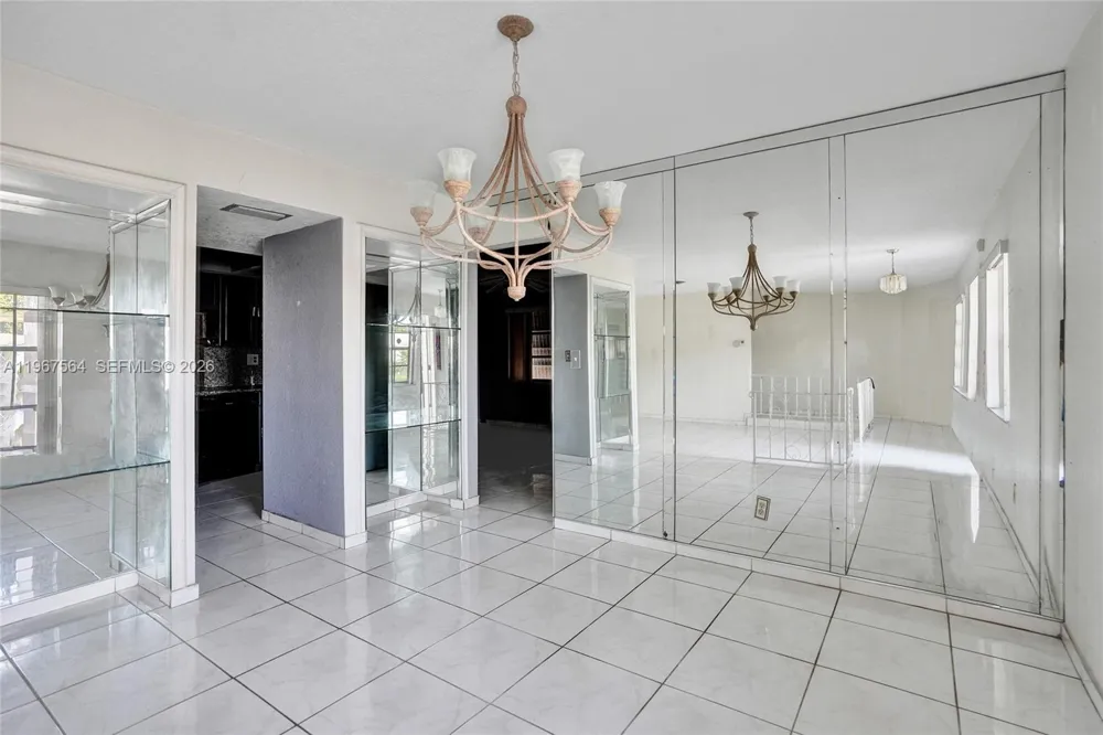 4966 NW 39th St Lauderdale Lakes, FL 33319