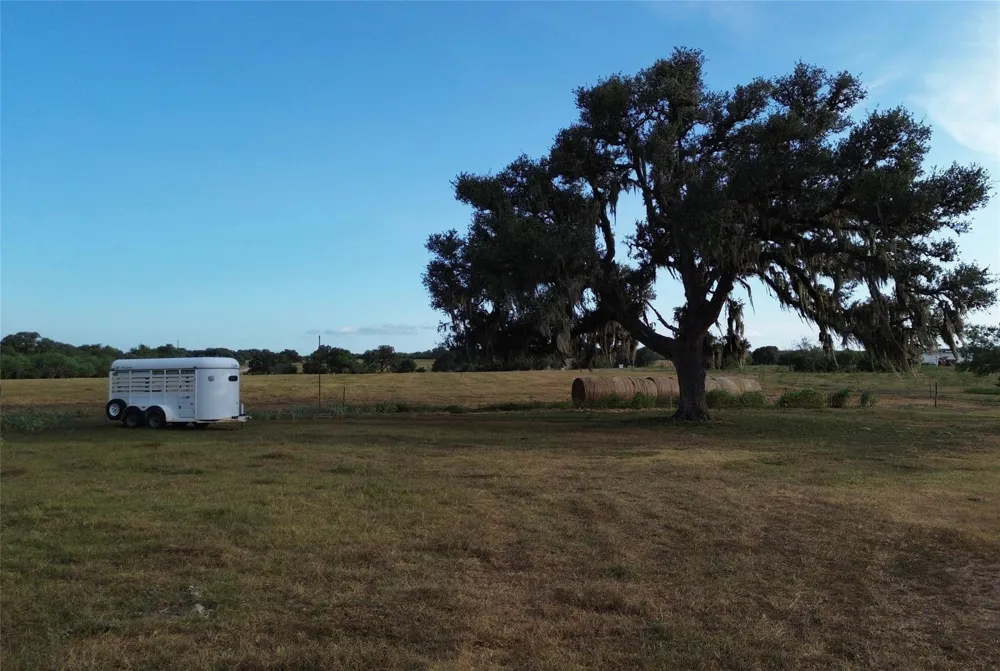 3382 E Fm 1961 Goliad, TX 77963
