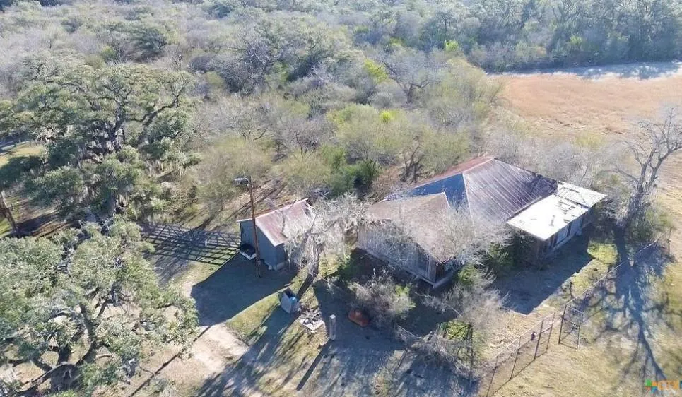 3382 E Fm 1961 Goliad, TX 77963