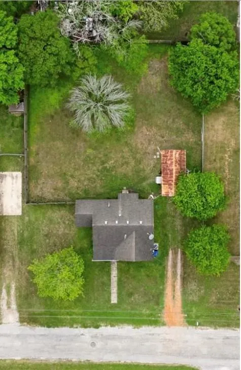 704 Maple St Yoakum, TX 77995