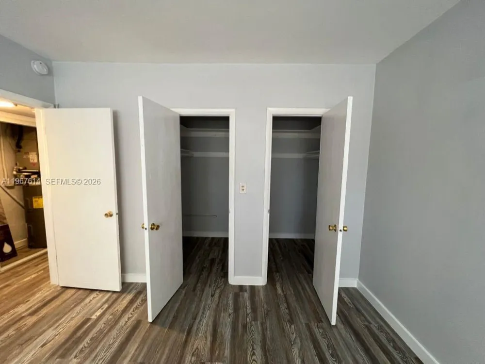 2430 NE 135th St #105 North Miami, FL 33181