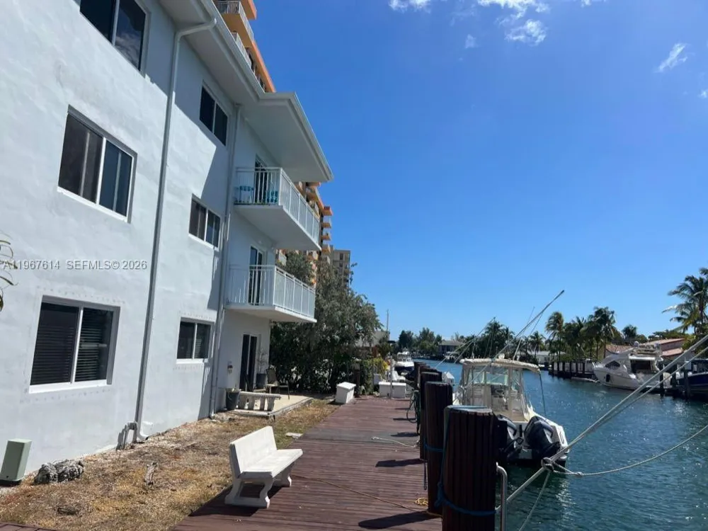 2430 NE 135th St #105 North Miami, FL 33181