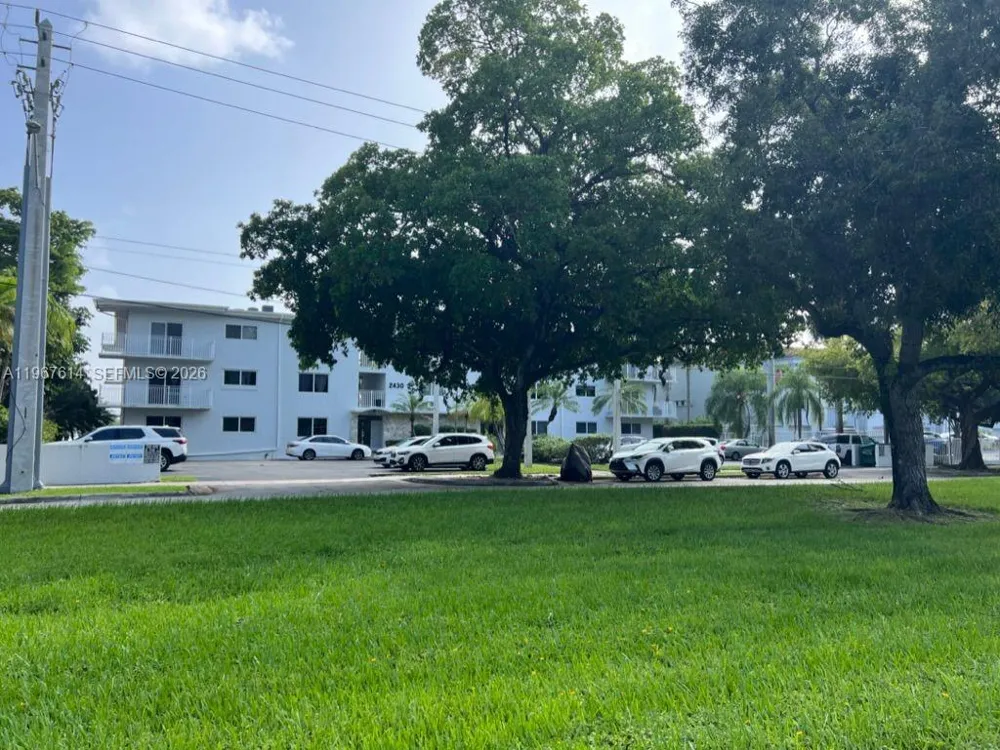 2430 NE 135th St #105 North Miami, FL 33181