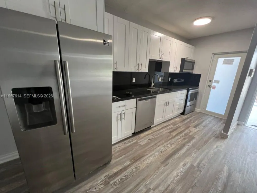 2430 NE 135th St #105 North Miami, FL 33181
