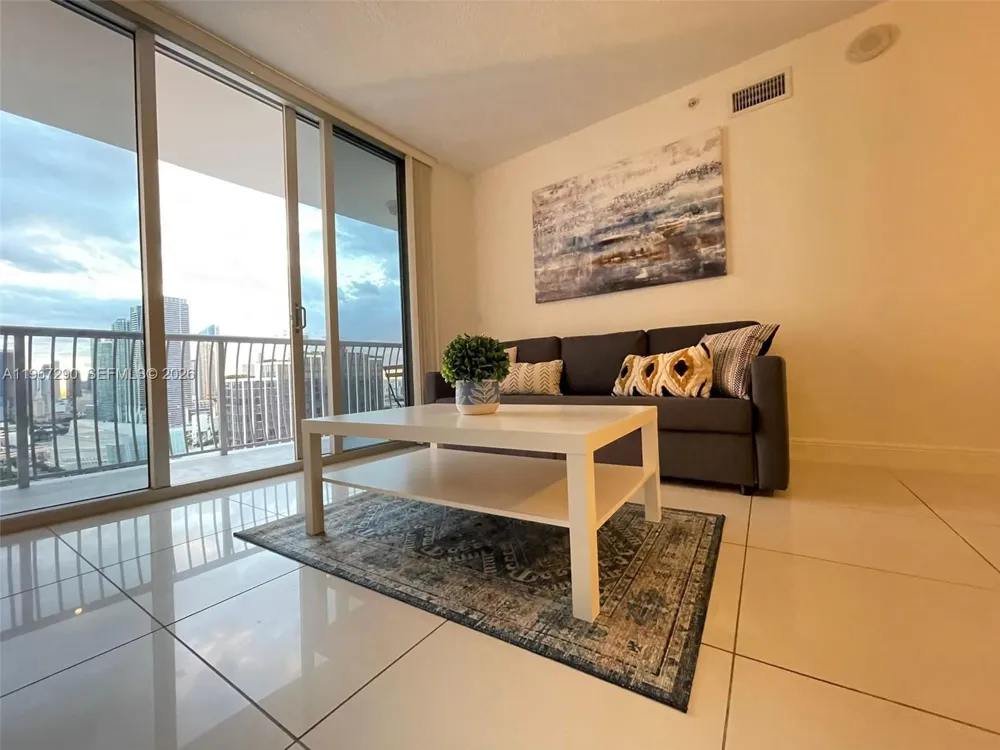 1750 Bayshore Dr #2710 Miami, FL 33132