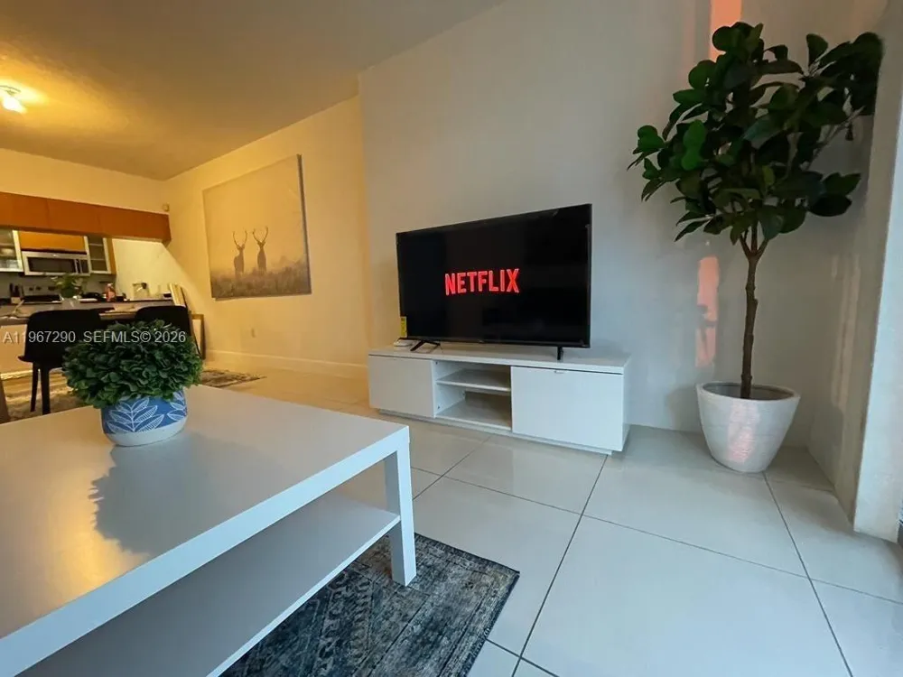 1750 Bayshore Dr #2710 Miami, FL 33132
