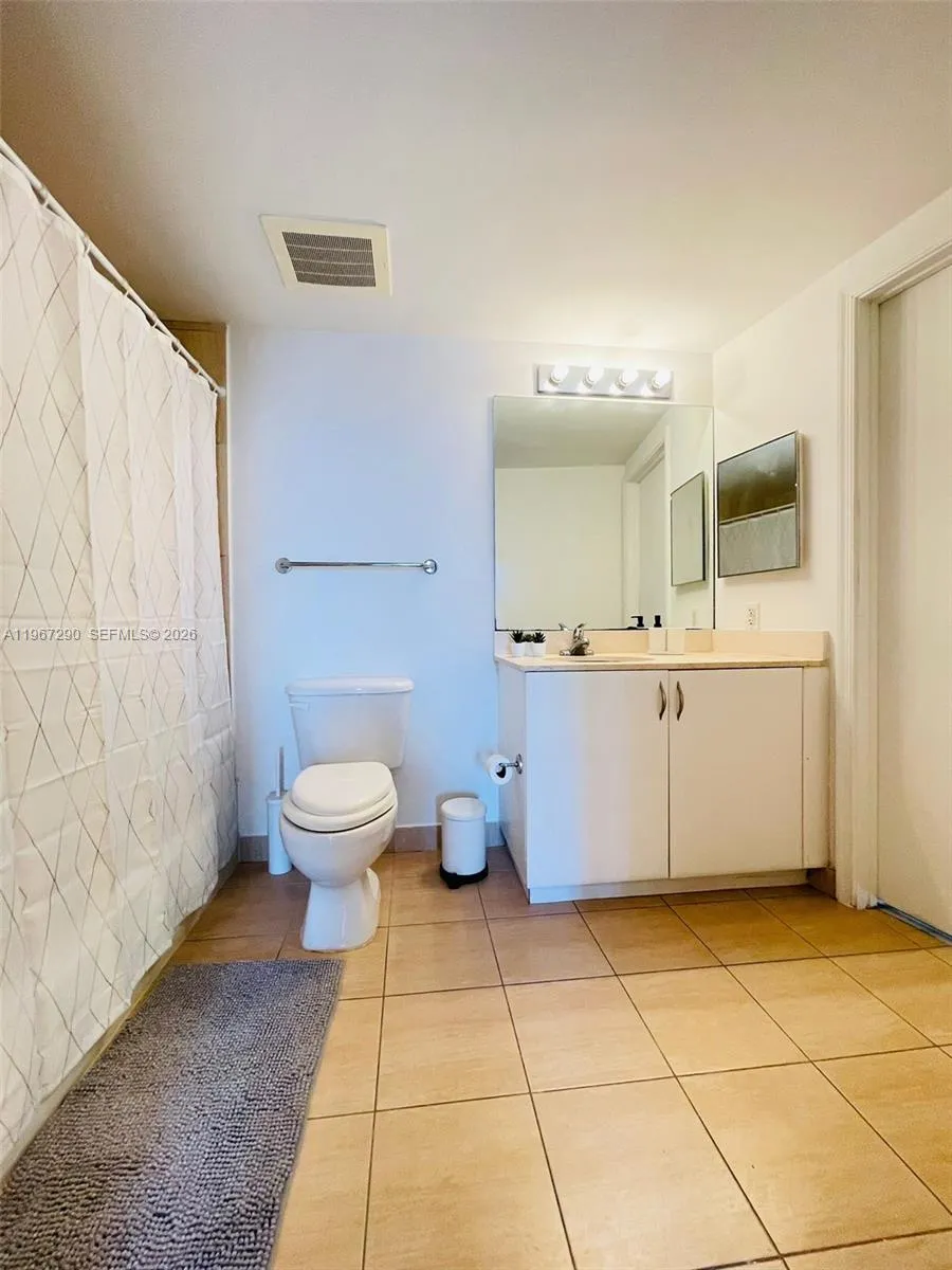 1750 Bayshore Dr #2710 Miami, FL 33132