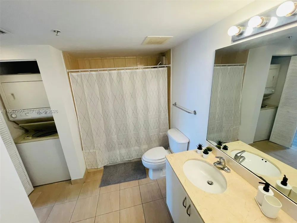 1750 Bayshore Dr #2710 Miami, FL 33132