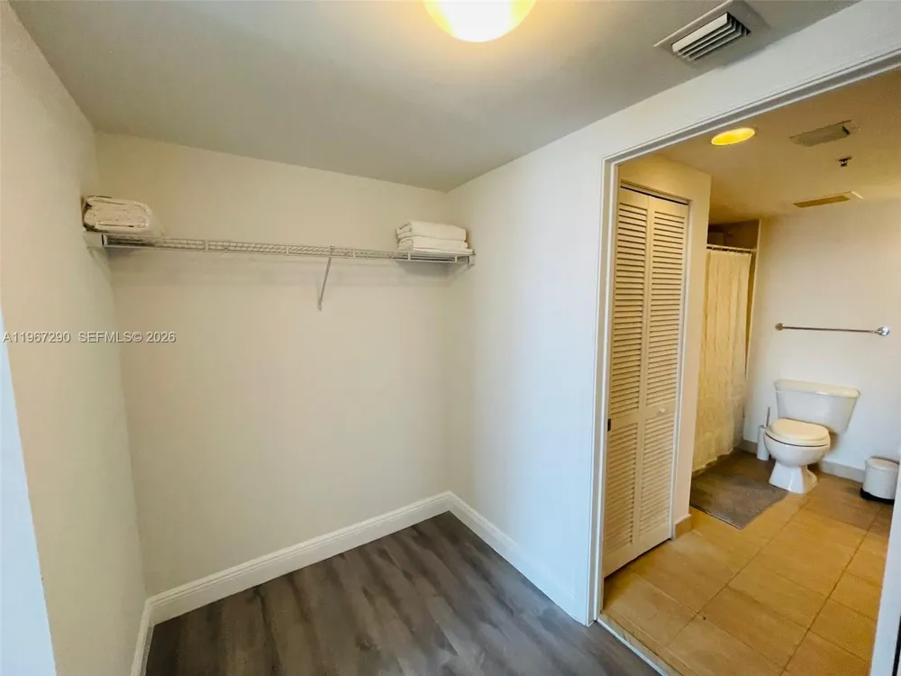 1750 Bayshore Dr #2710 Miami, FL 33132