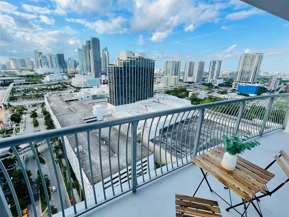1750 Bayshore Dr #2710 Miami, FL 33132