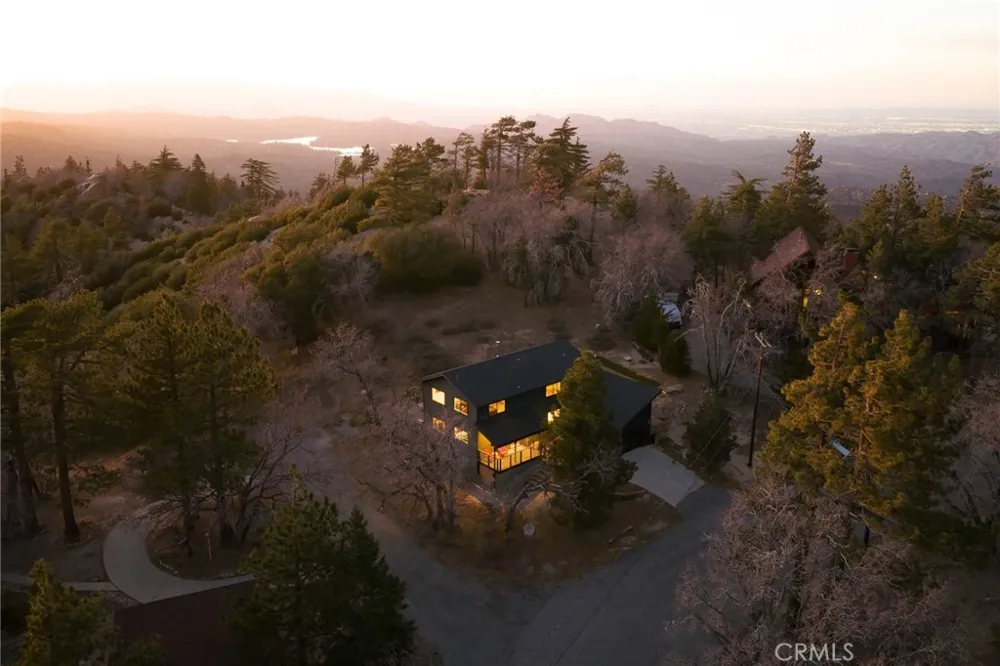 32945 Juniper Lane Green Valley Lake, CA 92341