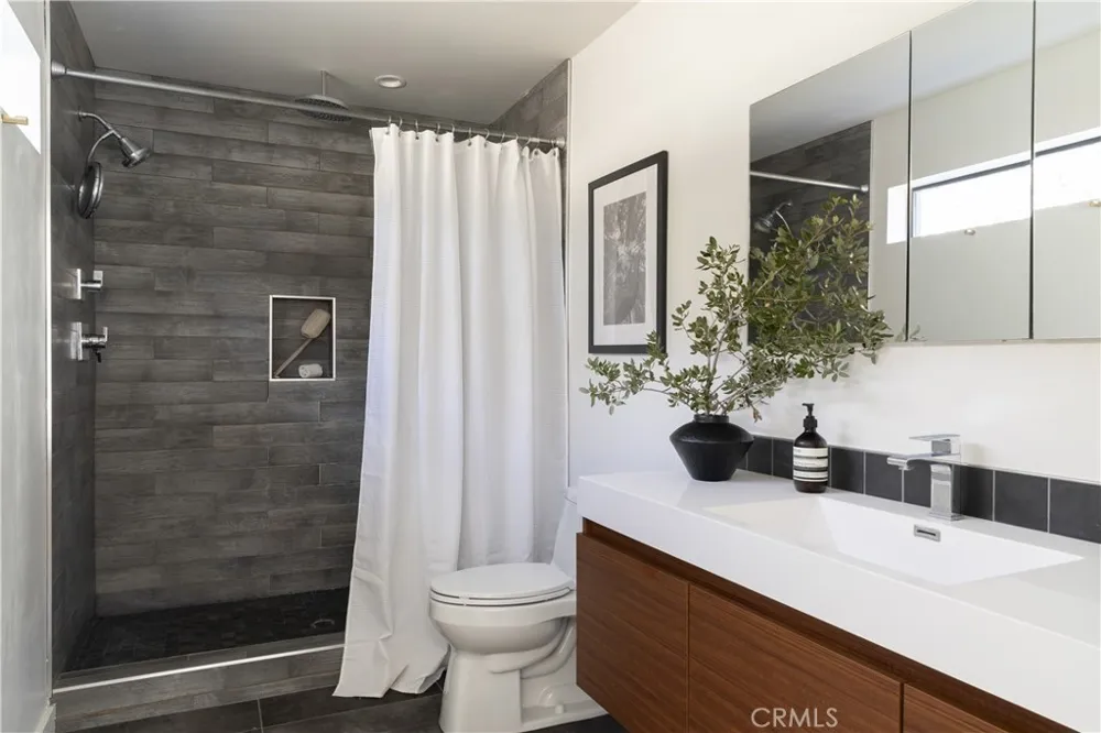32945 Juniper Lane Green Valley Lake, CA 92341