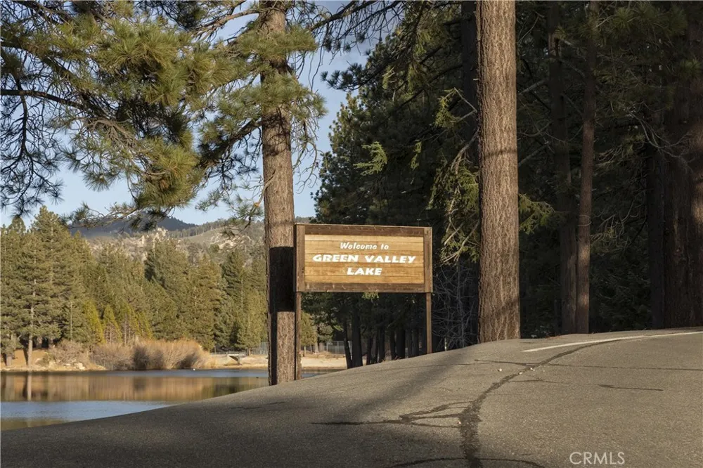 32945 Juniper Lane Green Valley Lake, CA 92341