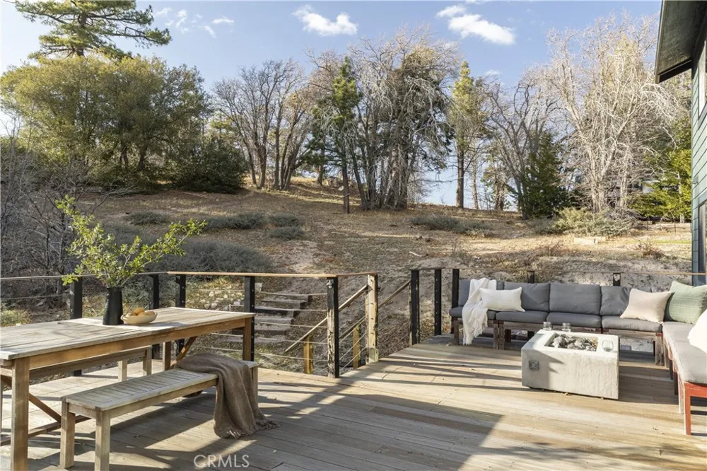 32945 Juniper Lane Green Valley Lake, CA 92341