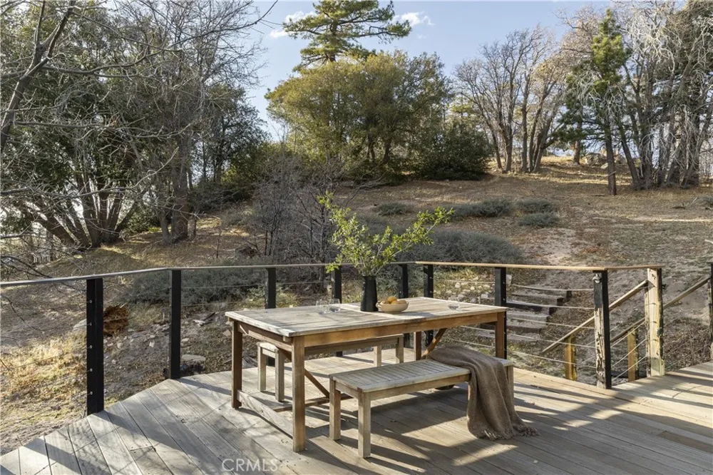 32945 Juniper Lane Green Valley Lake, CA 92341