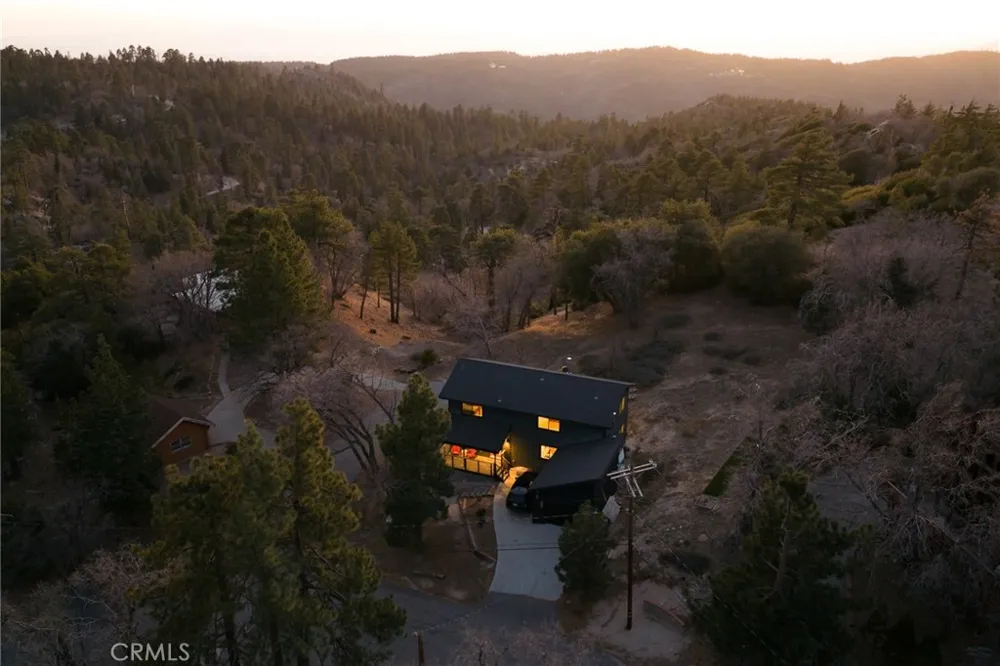 32945 Juniper Lane Green Valley Lake, CA 92341