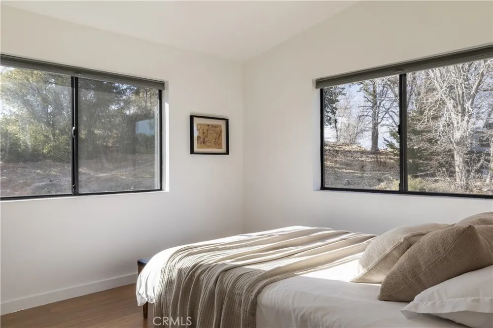 32945 Juniper Lane Green Valley Lake, CA 92341