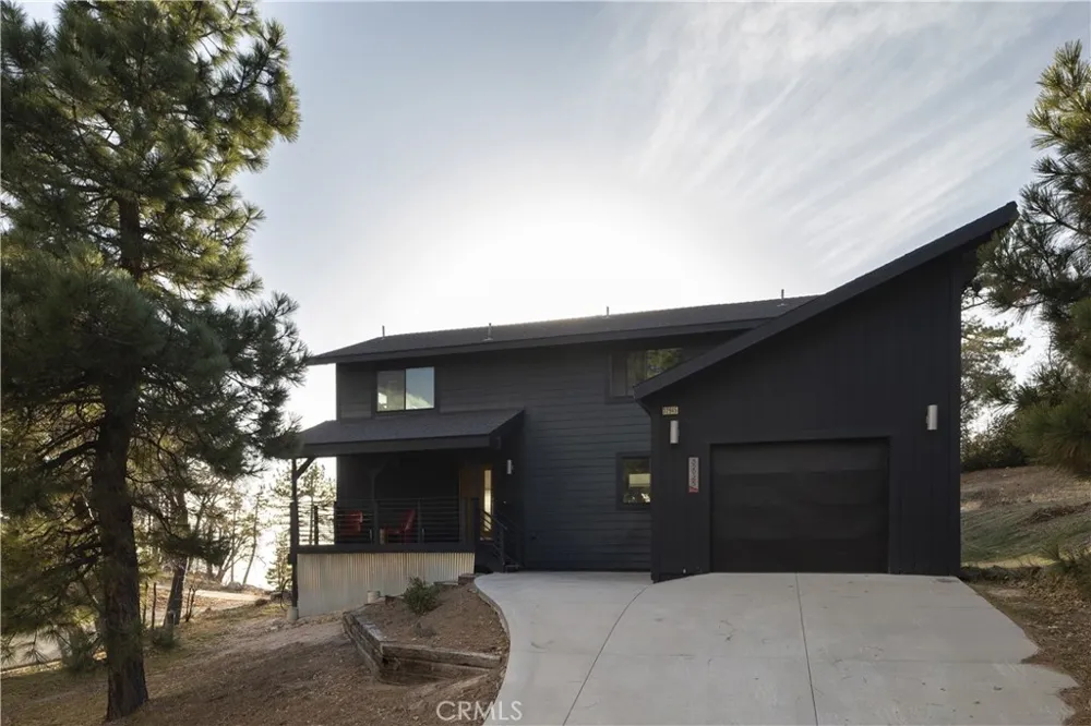 32945 Juniper Lane Green Valley Lake, CA 92341