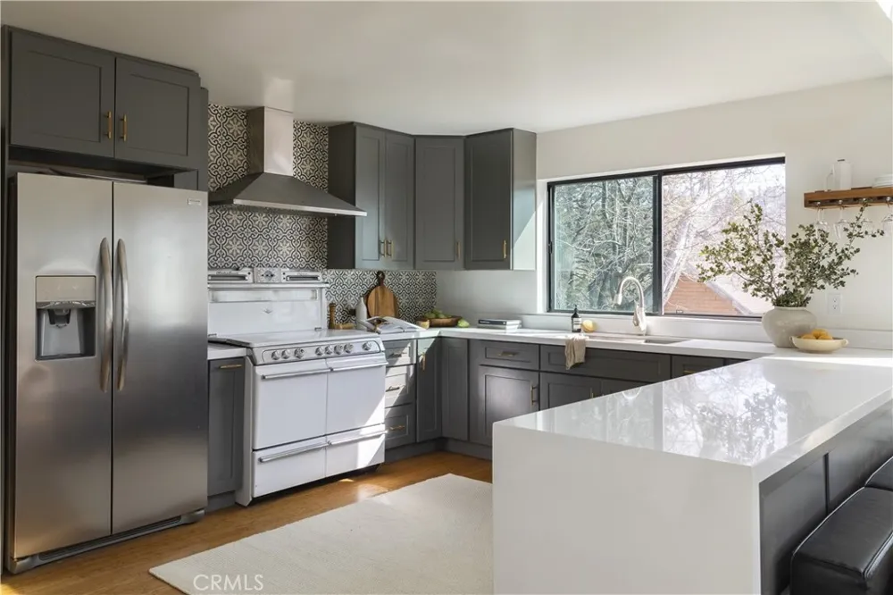 32945 Juniper Lane Green Valley Lake, CA 92341