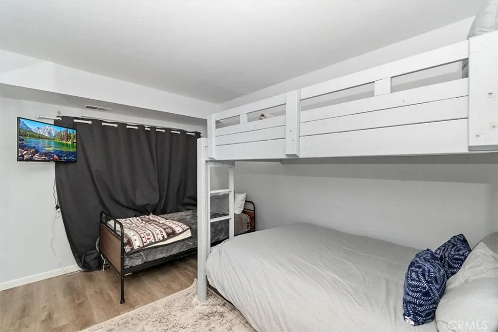598 Dahlia Drive Green Valley Lake, CA 92341