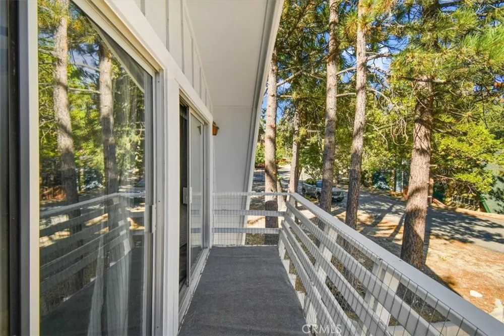 598 Dahlia Drive Green Valley Lake, CA 92341
