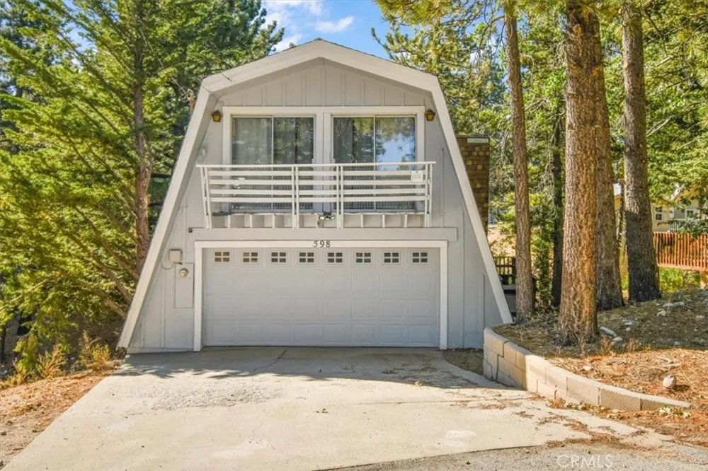 598 Dahlia Drive Green Valley Lake, CA 92341