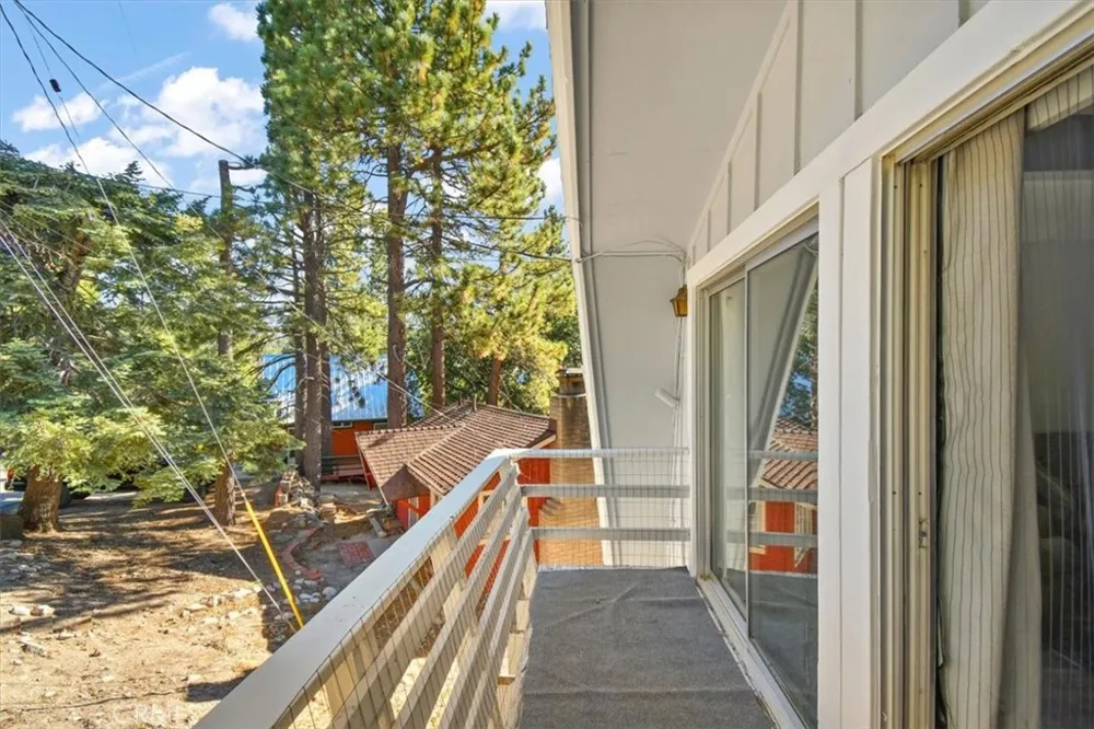 598 Dahlia Drive Green Valley Lake, CA 92341