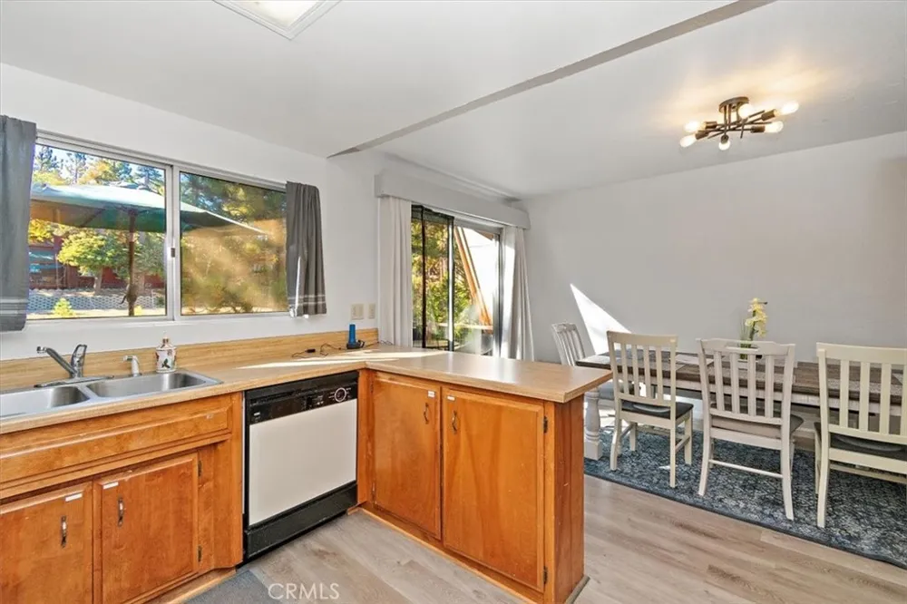598 Dahlia Drive Green Valley Lake, CA 92341
