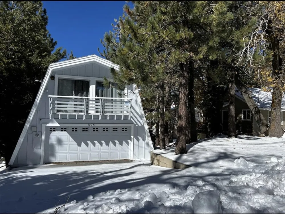598 Dahlia Drive Green Valley Lake, CA 92341