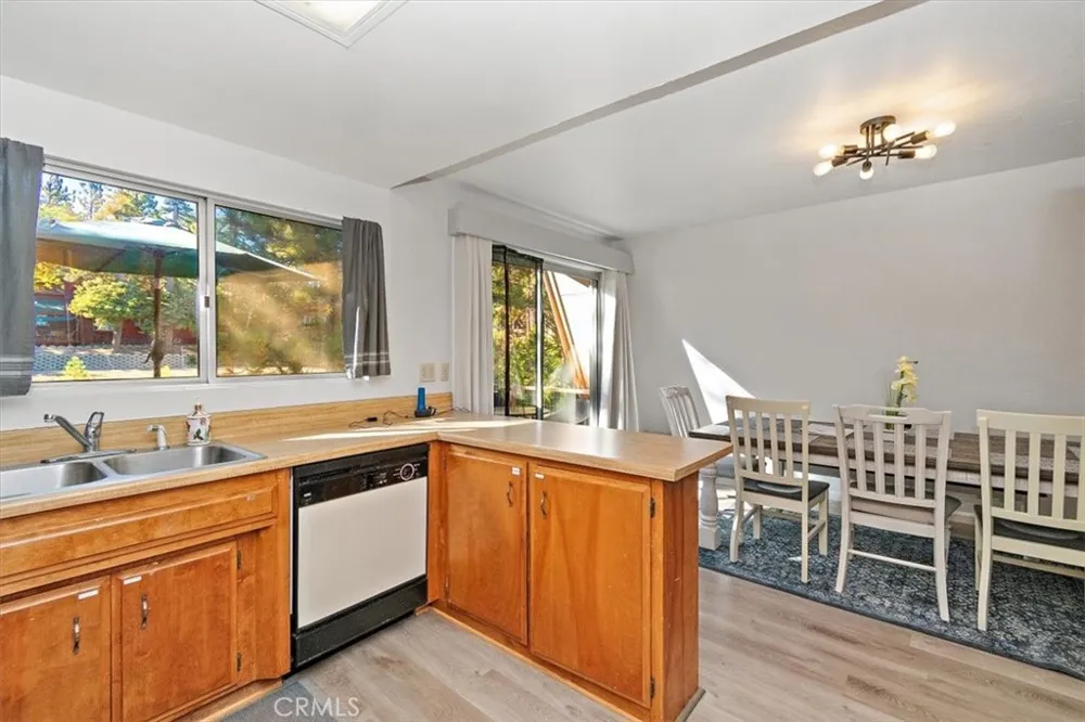 598 Dahlia Drive Green Valley Lake, CA 92341