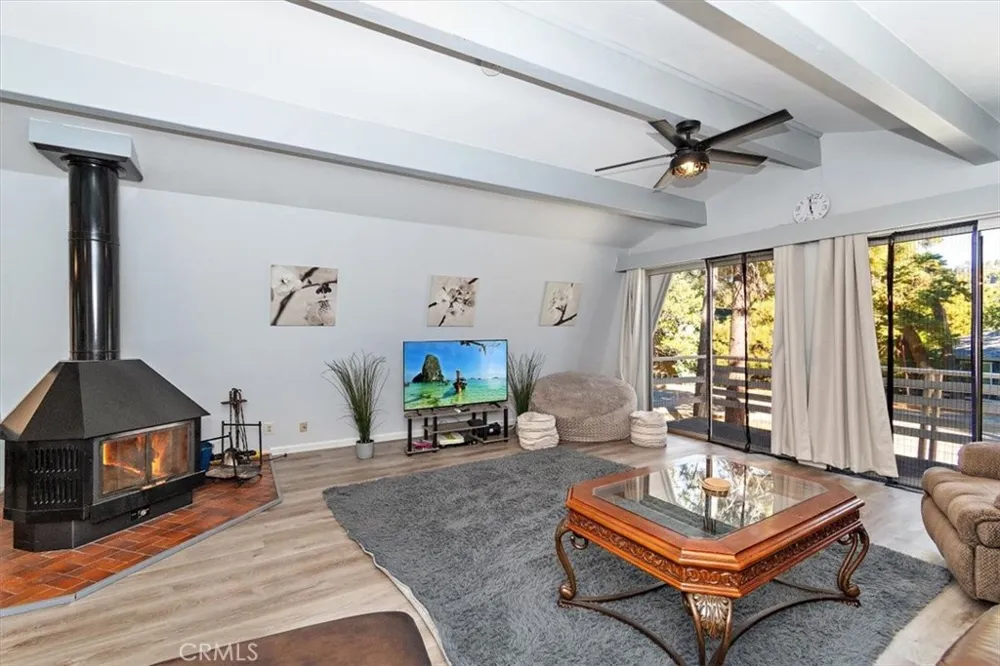 598 Dahlia Drive Green Valley Lake, CA 92341