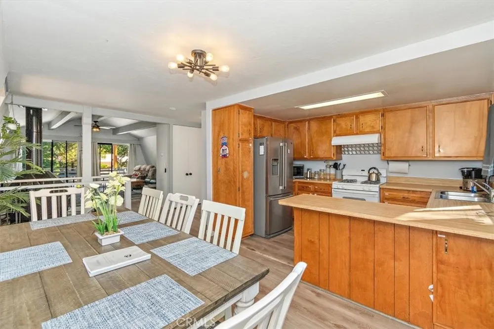 598 Dahlia Drive Green Valley Lake, CA 92341