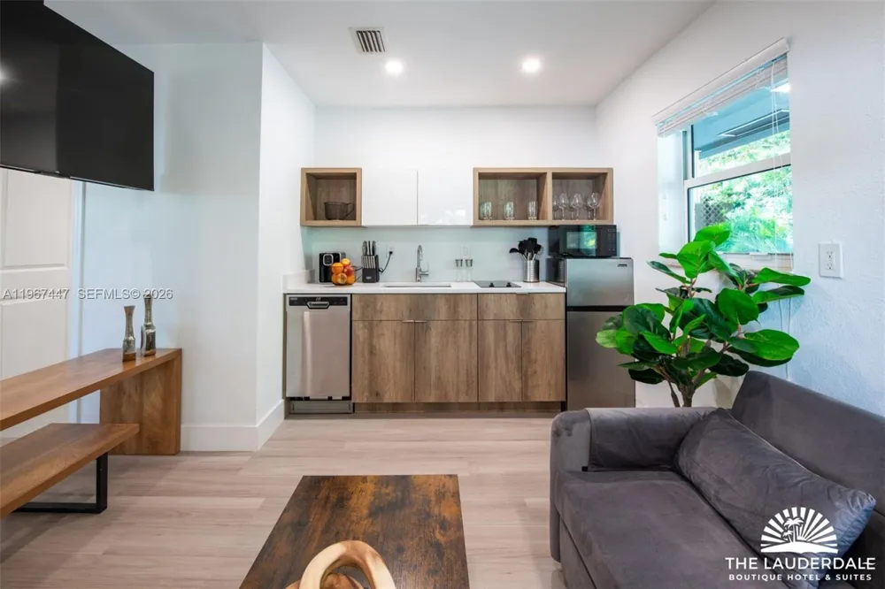 505 SE 16th St Fort Lauderdale, FL 33316