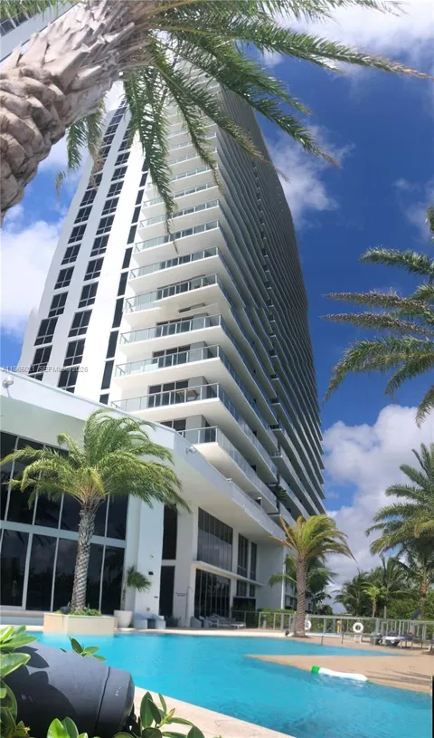 16385 Biscayne Blvd #507