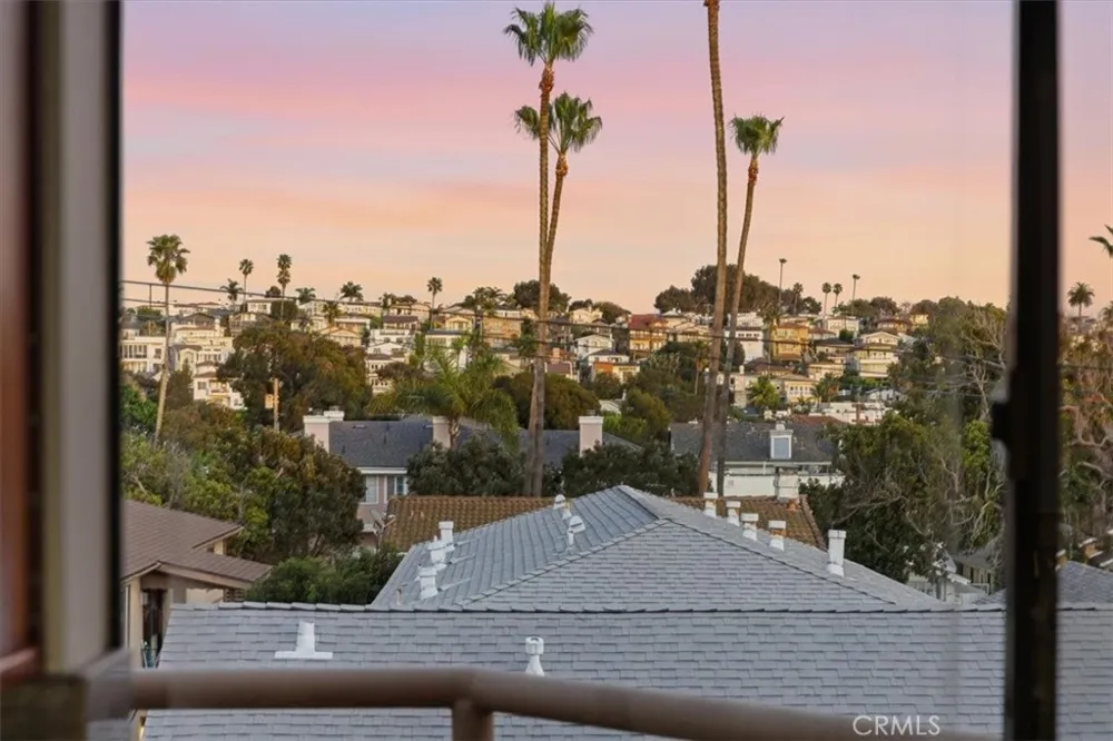 512 Esplanade #303 Redondo Beach, CA 90277