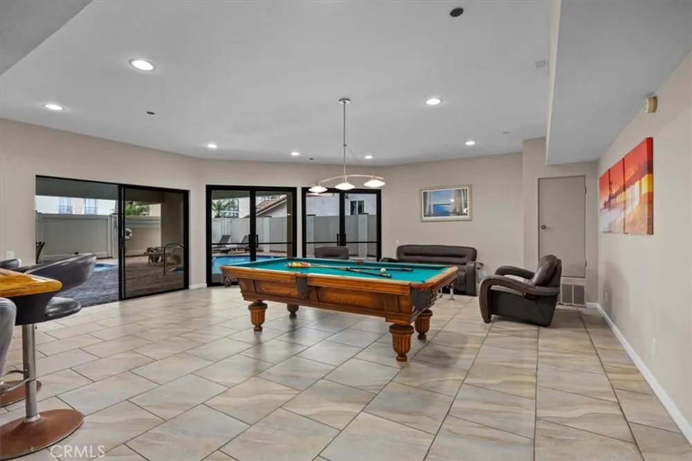 512 Esplanade #303 Redondo Beach, CA 90277