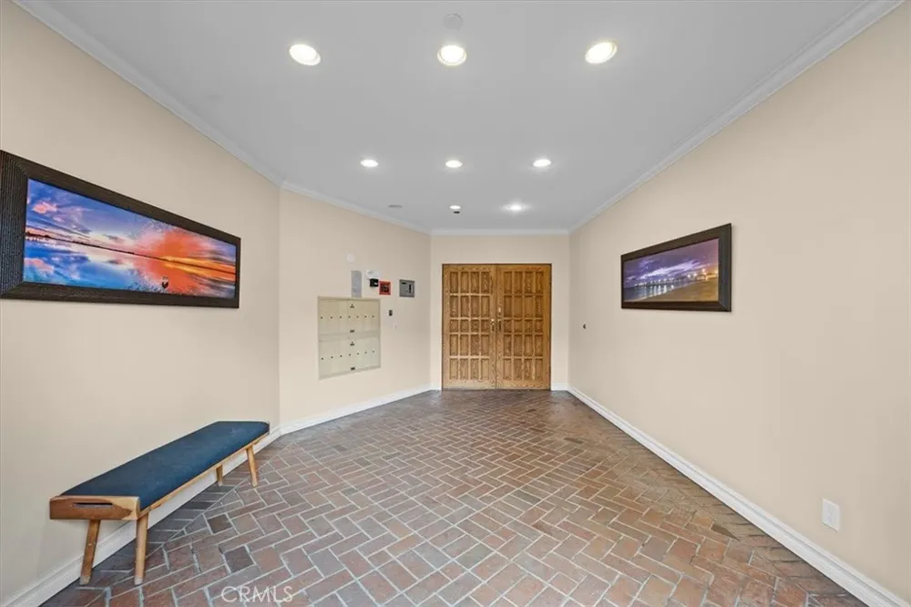 512 Esplanade #303 Redondo Beach, CA 90277