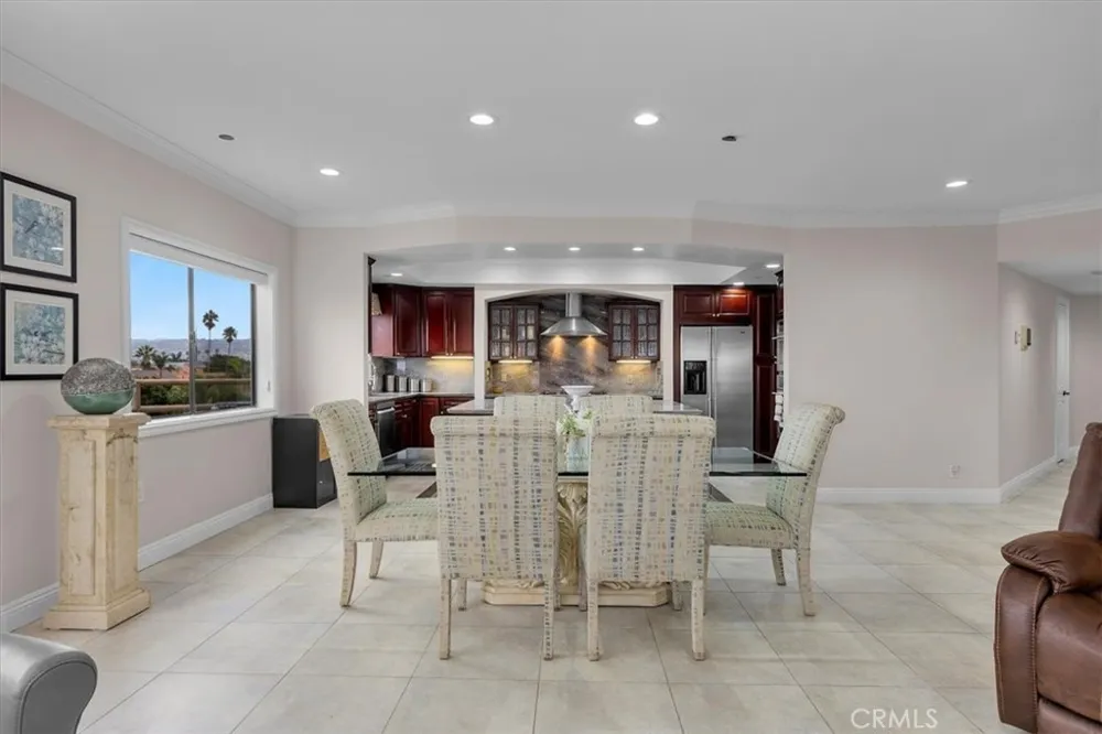 512 Esplanade #303 Redondo Beach, CA 90277