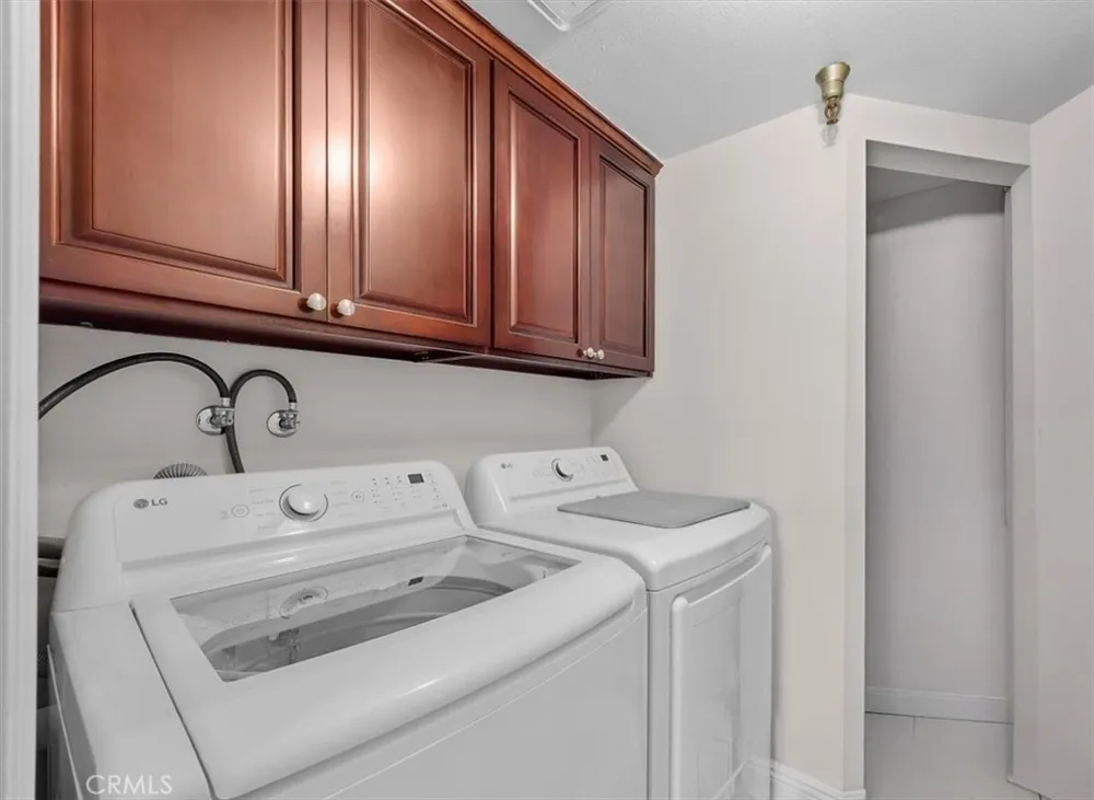 512 Esplanade #303 Redondo Beach, CA 90277