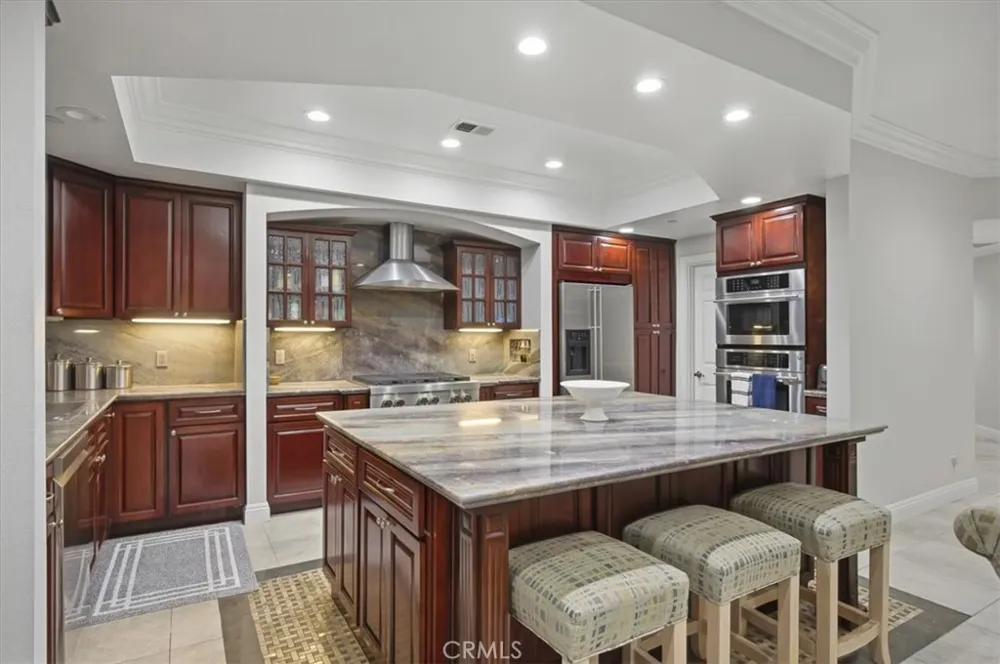 512 Esplanade #303 Redondo Beach, CA 90277