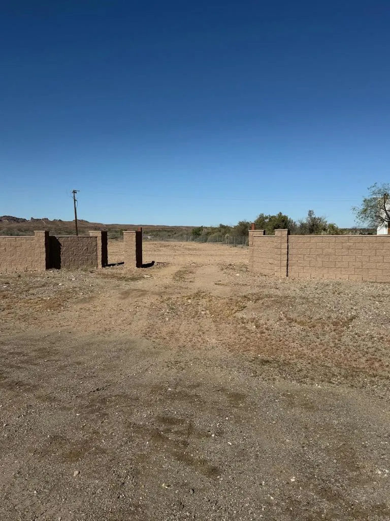 2655 Rio Hacienda Way Palo Verde, CA 92266