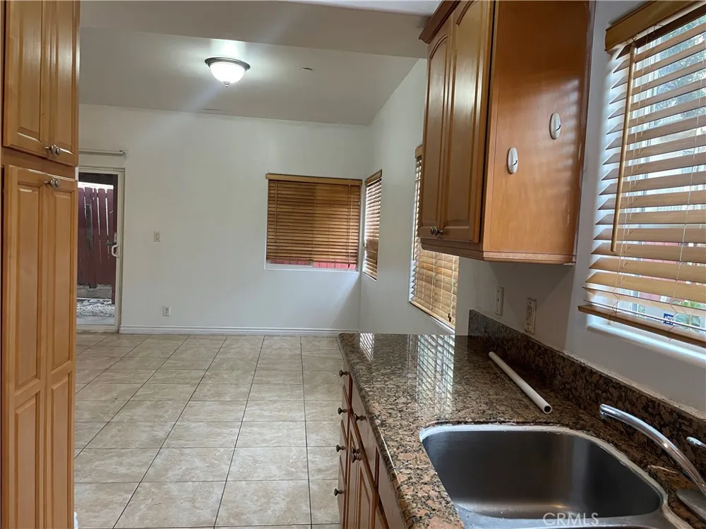 8425 Burnet North Hills, CA 91343