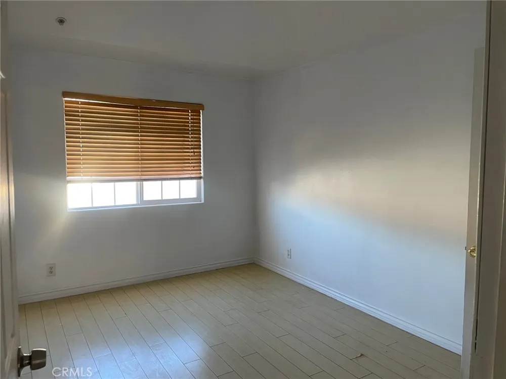 8425 Burnet North Hills, CA 91343
