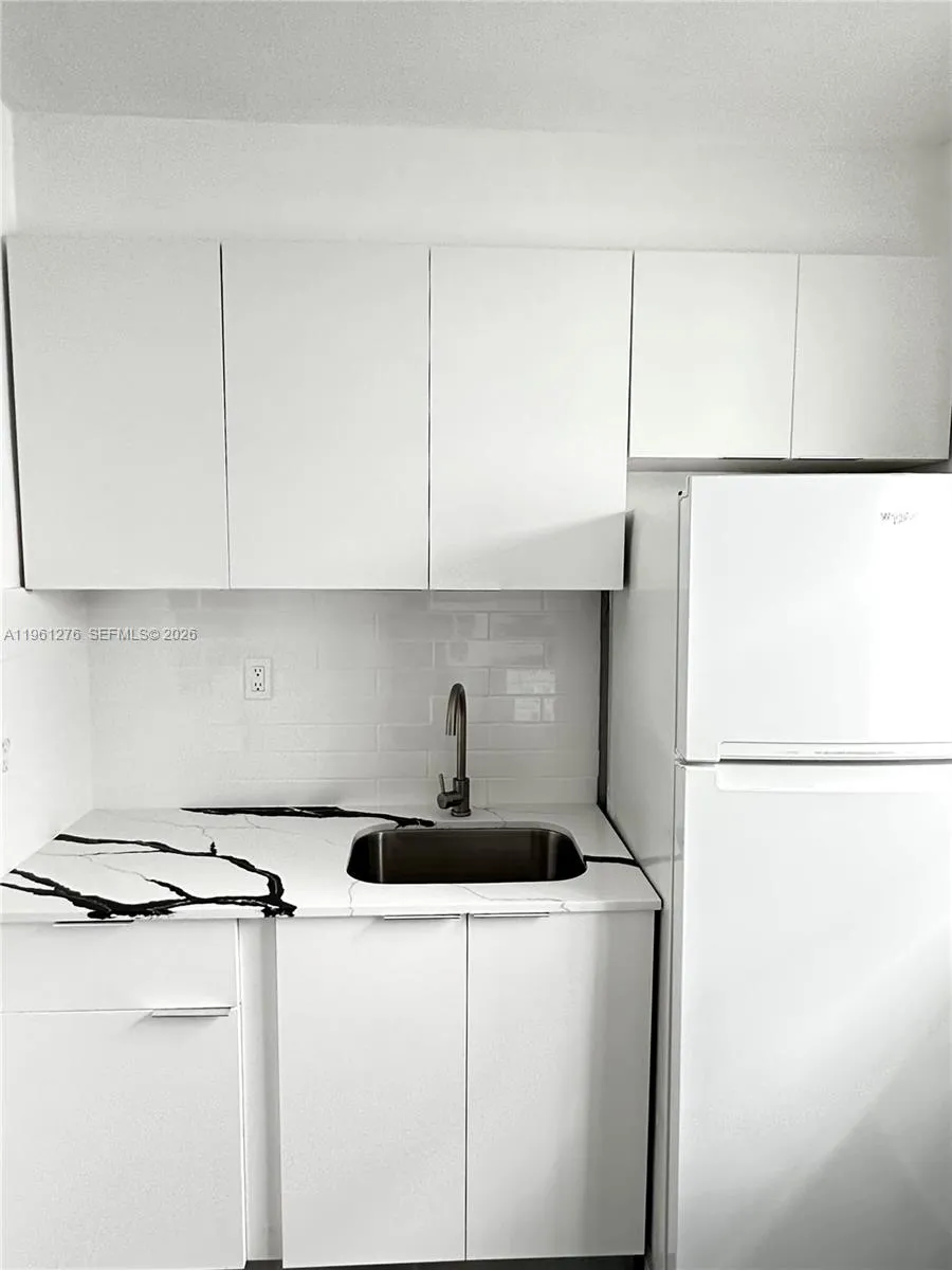 1551 Michigan Ave #4