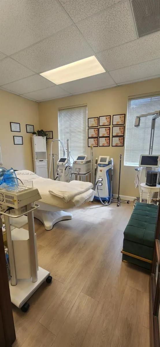 12505 Davie, FL 33330