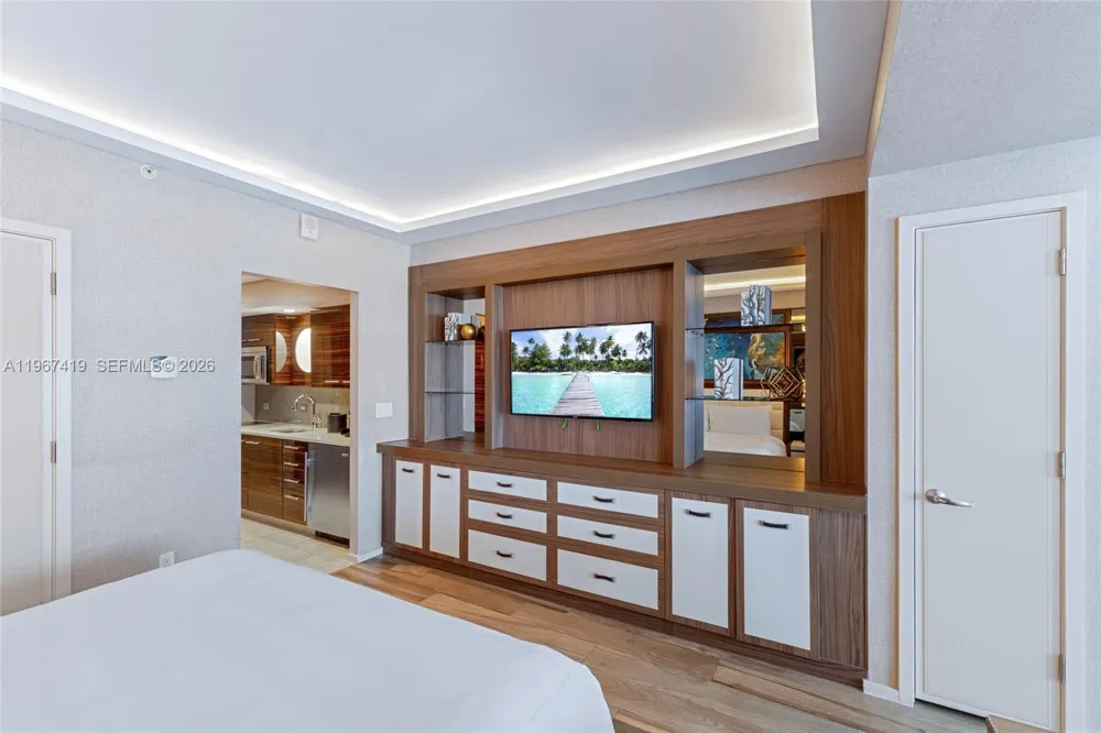 551 Fort Lauderdale Beach Blvd #H1212 Fort Lauderdale, FL 33304