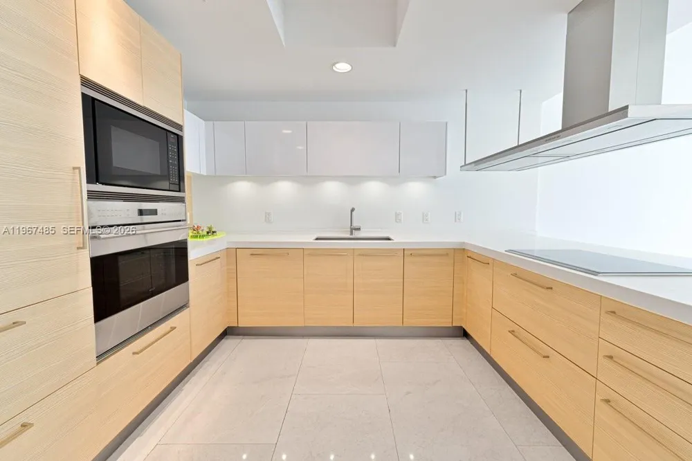 17301 Biscayne Blvd #305 North Miami Beach, FL 33160