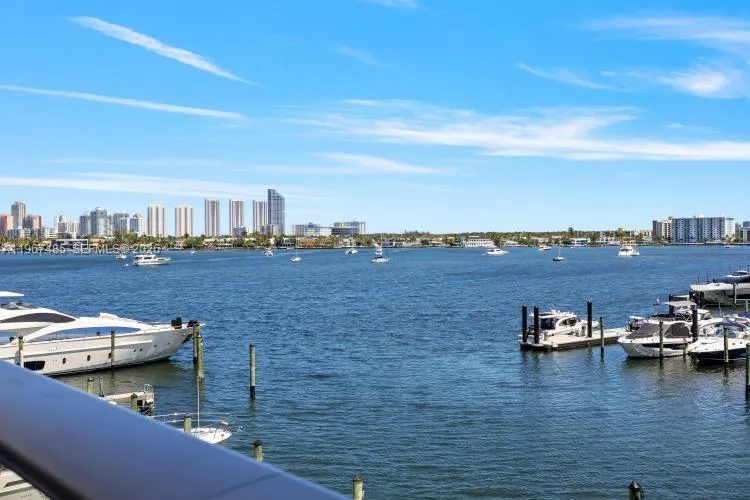 17301 Biscayne Blvd #305 North Miami Beach, FL 33160