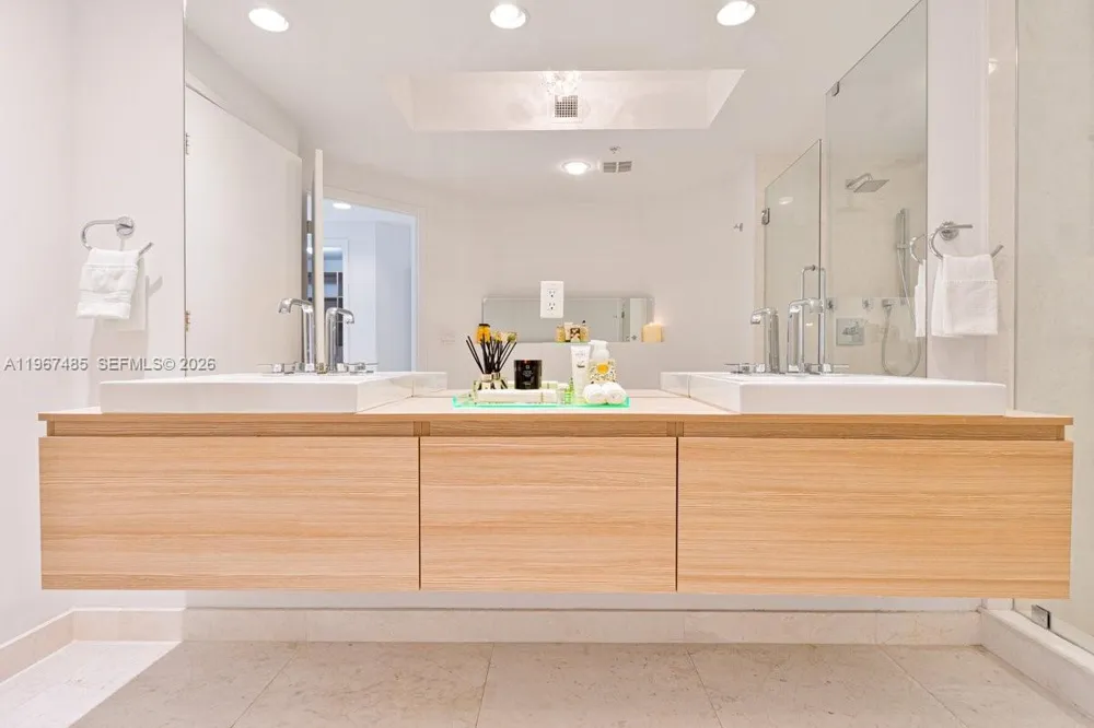 17301 Biscayne Blvd #305 North Miami Beach, FL 33160