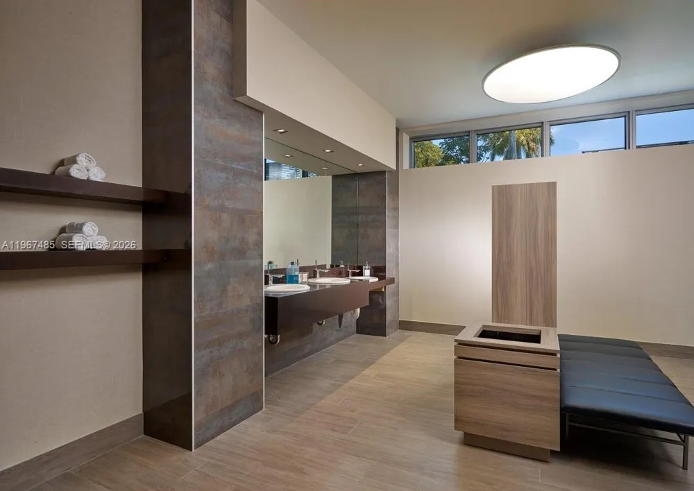17301 Biscayne Blvd #305 North Miami Beach, FL 33160